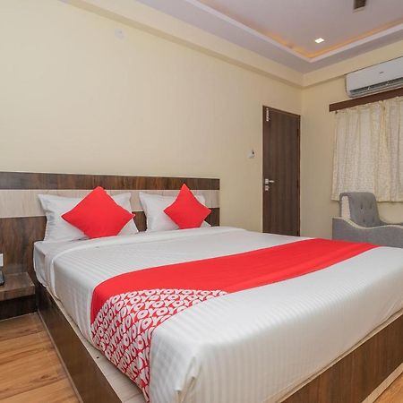 Oyo 36197 Royal Wood Hotel Bangalore Ngoại thất bức ảnh
