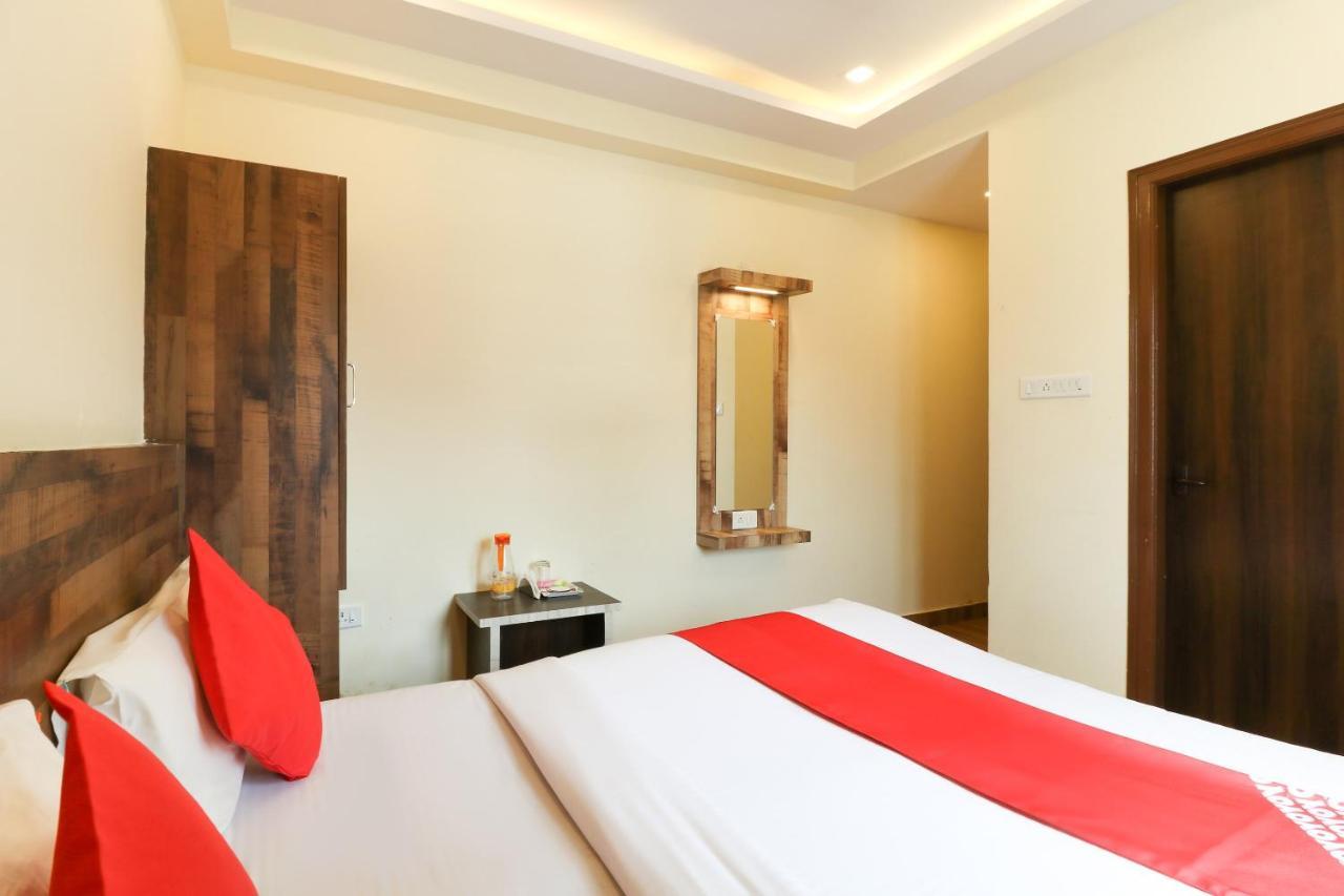 Oyo 36197 Royal Wood Hotel Bangalore Ngoại thất bức ảnh