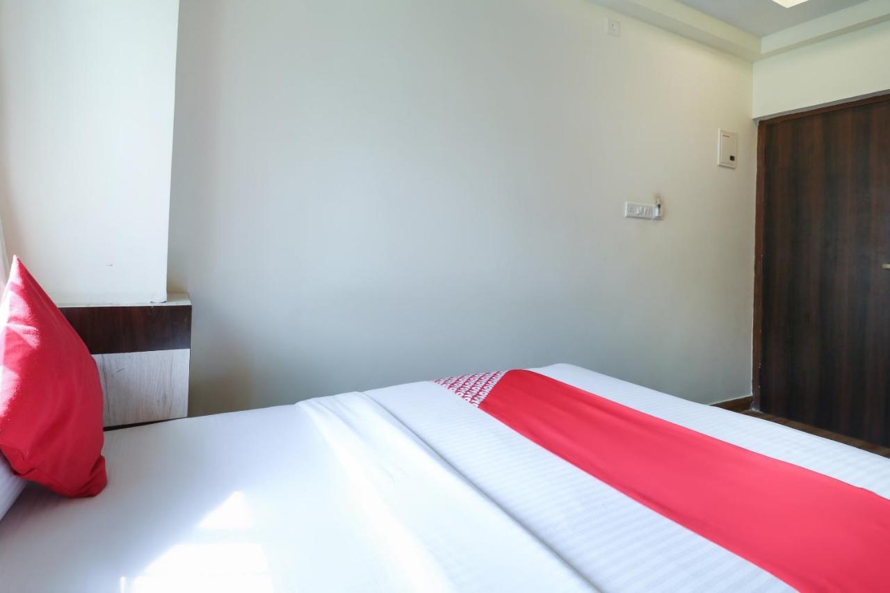 Oyo 36197 Royal Wood Hotel Bangalore Ngoại thất bức ảnh