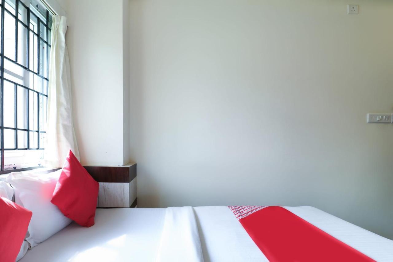 Oyo 36197 Royal Wood Hotel Bangalore Ngoại thất bức ảnh