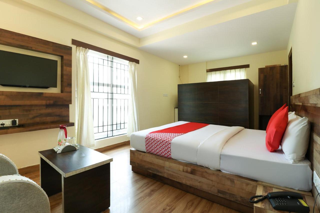 Oyo 36197 Royal Wood Hotel Bangalore Ngoại thất bức ảnh