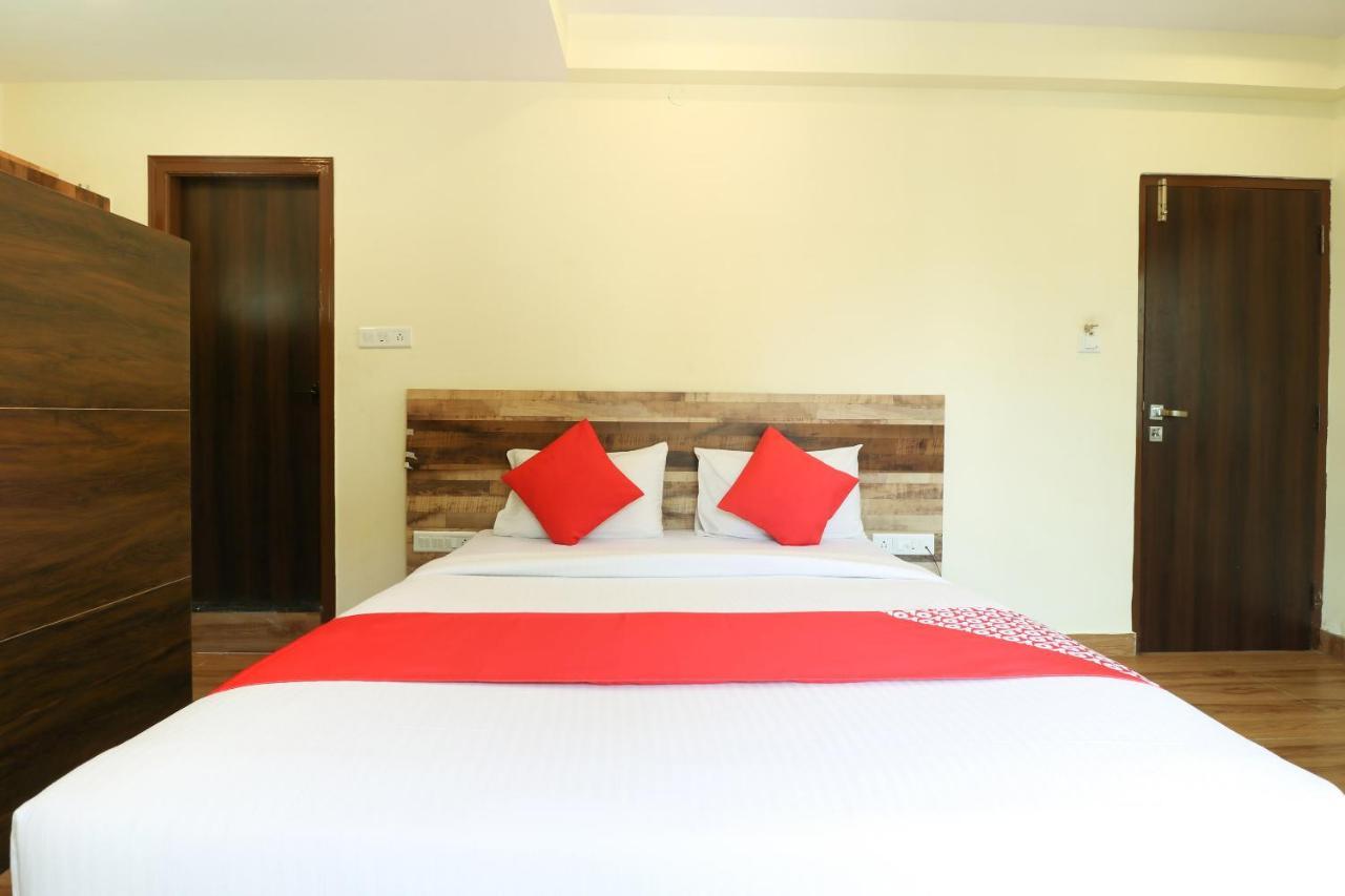 Oyo 36197 Royal Wood Hotel Bangalore Ngoại thất bức ảnh