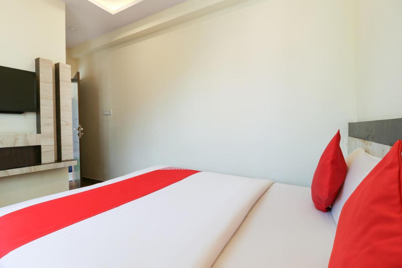 Oyo 36197 Royal Wood Hotel Bangalore Ngoại thất bức ảnh