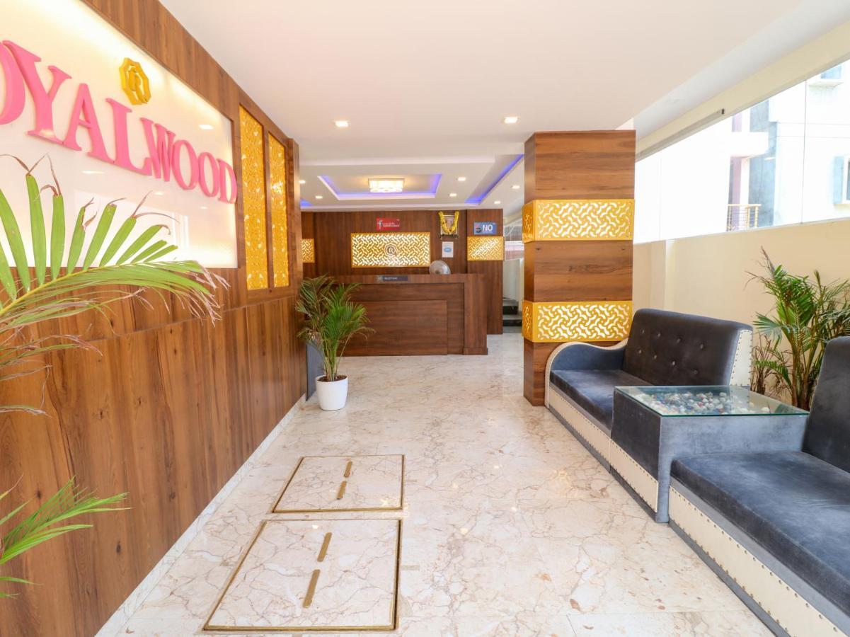 Oyo 36197 Royal Wood Hotel Bangalore Ngoại thất bức ảnh