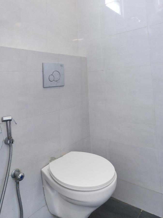 Oyo 36197 Royal Wood Hotel Bangalore Ngoại thất bức ảnh